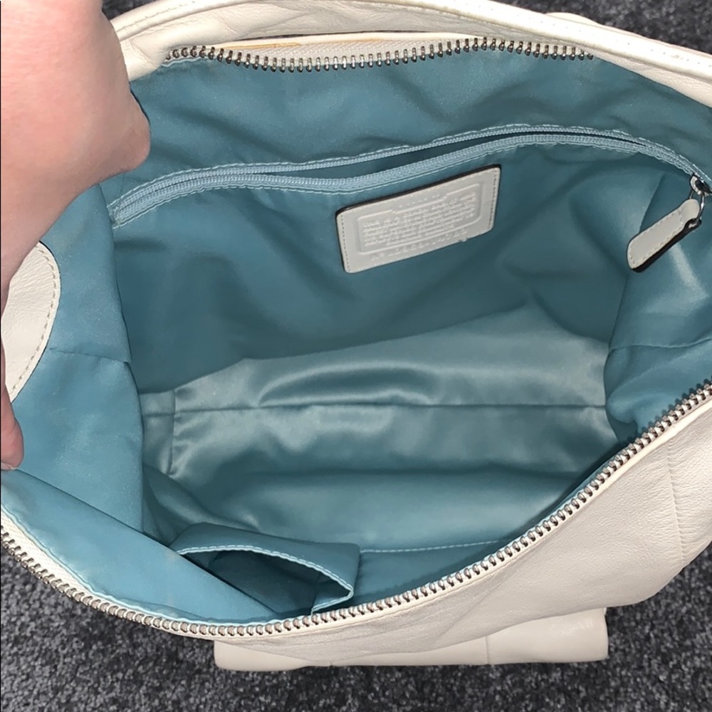 Vintage Coach White Leather Hobo Bag - Picture 7 of 11